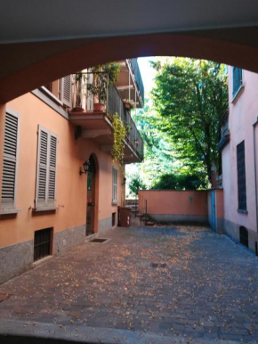 BILOCALE VICINO AL TEATRO PONCHIELLI